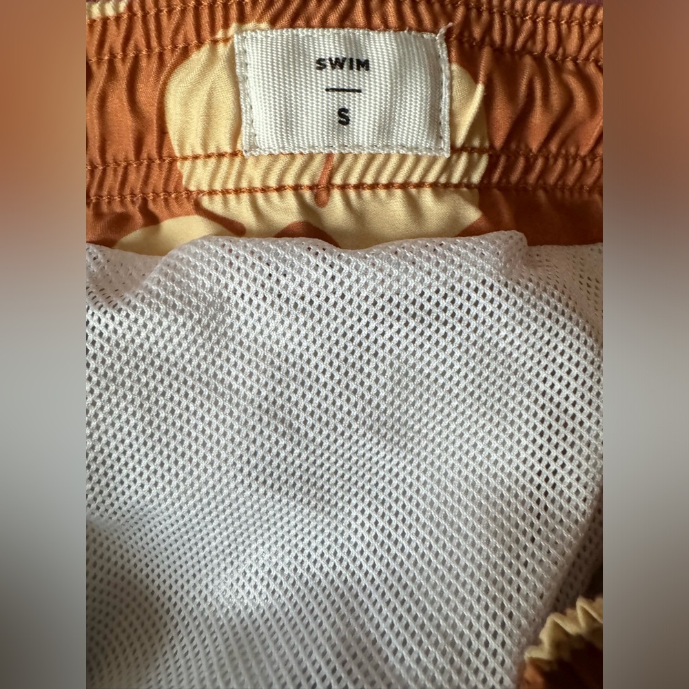 EUC - PacSun Bahama Floral 17" Swim Trunks SOLD OUT online * Smoke Free Home* - Picture 3 of 7